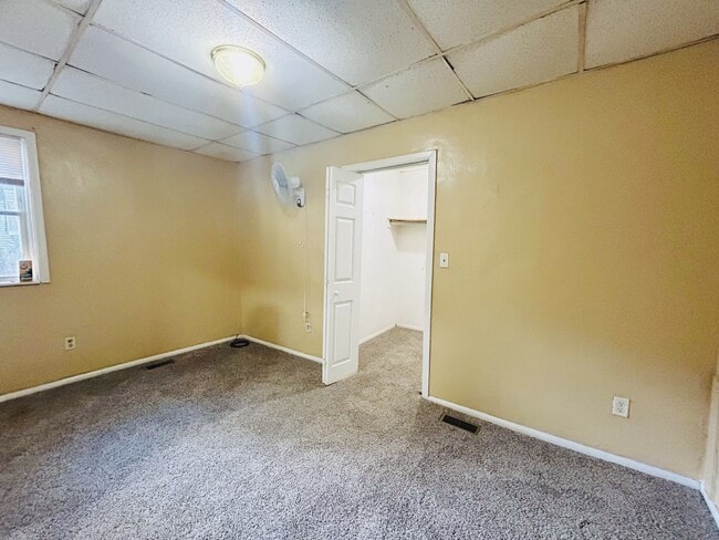 Building Photo - 242 W 28th St