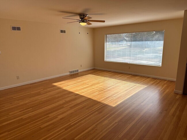 Building Photo - 3521 2nd Ave N