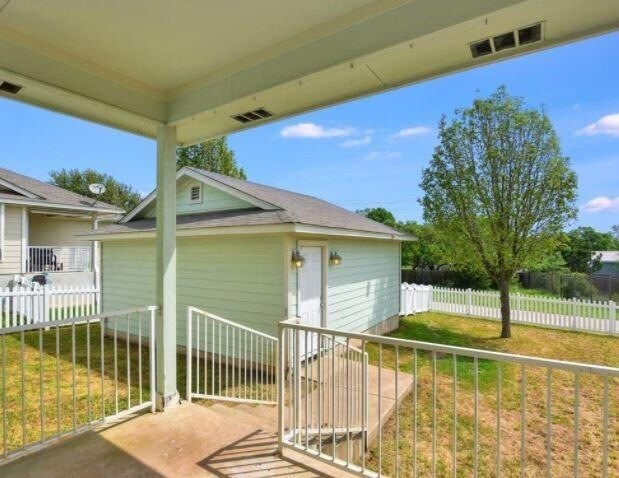 Building Photo - 322 Bandstand Ln