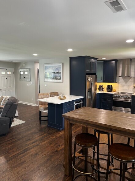 Building Photo - 101 Mary Ann Dr