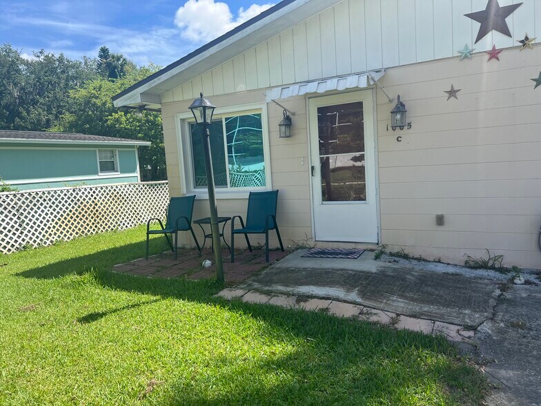 Building Photo - 1005 Vine St