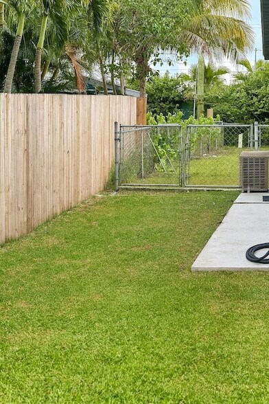 Building Photo - 1892 SW Biltmore St