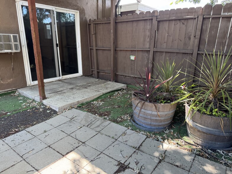 Building Photo - 1712 Arthur Ct