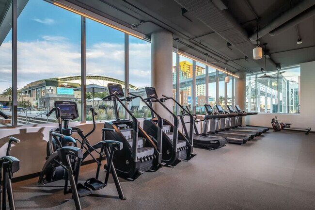 Building Photo - 222 E Jefferson St