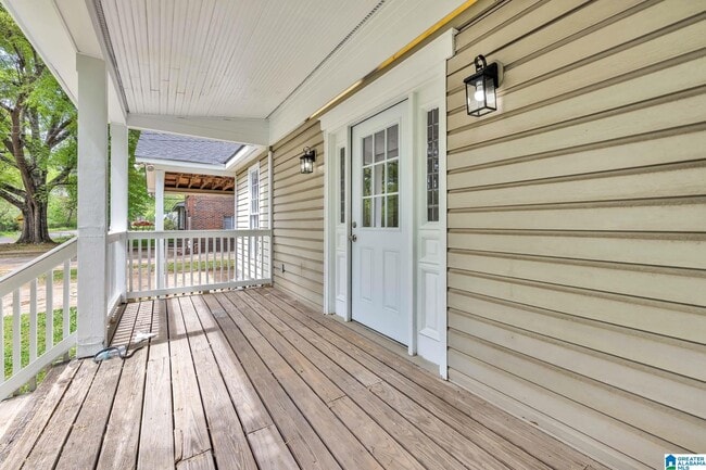 Building Photo - 3027 Cora Ave