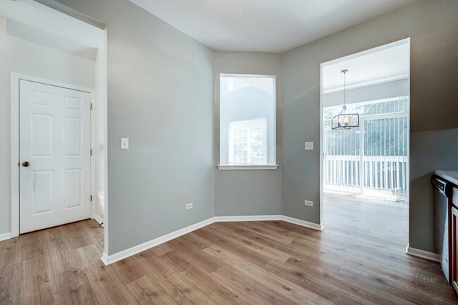 Building Photo - 2835 White Thorn Cir