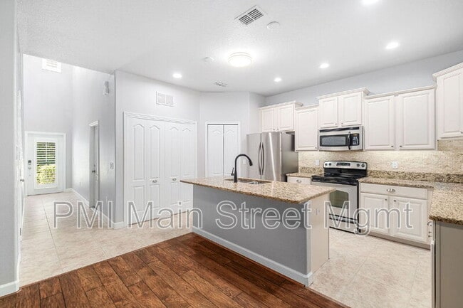 Building Photo - 689 Evening Sky Dr