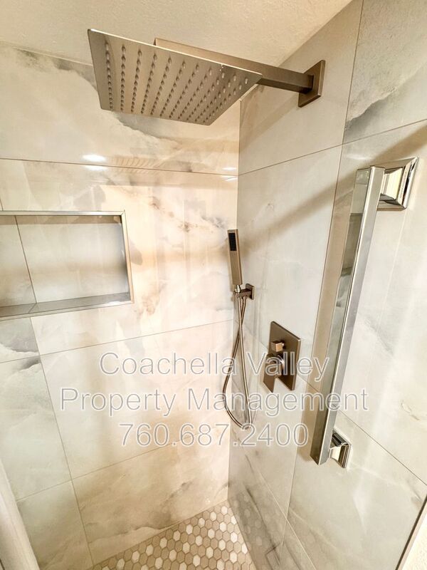 Building Photo - 1655 E Palm Canyon Dr