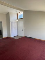 Building Photo - 1618 Maxen Dr