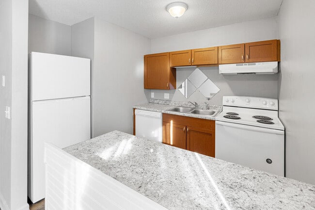 Building Photo - 711 ManApart