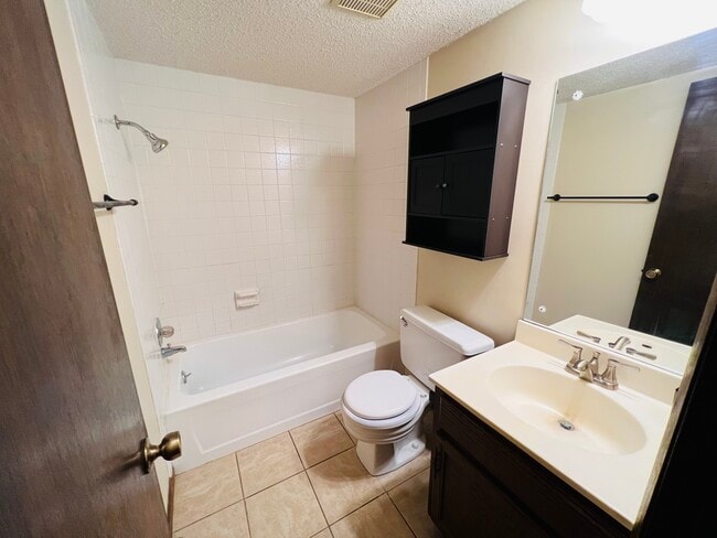 Building Photo - Longfellow