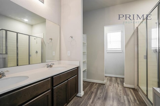 Building Photo - 602 Skiff Moth Dr