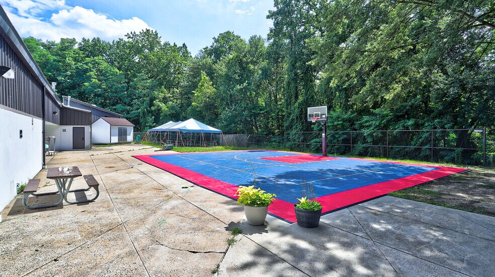 Building Photo - 3151 Covewood Ct