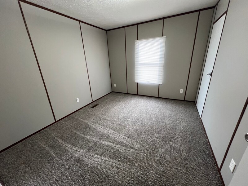 Building Photo - 108 Plum St