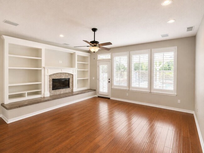 Building Photo - 250 Napa Ct