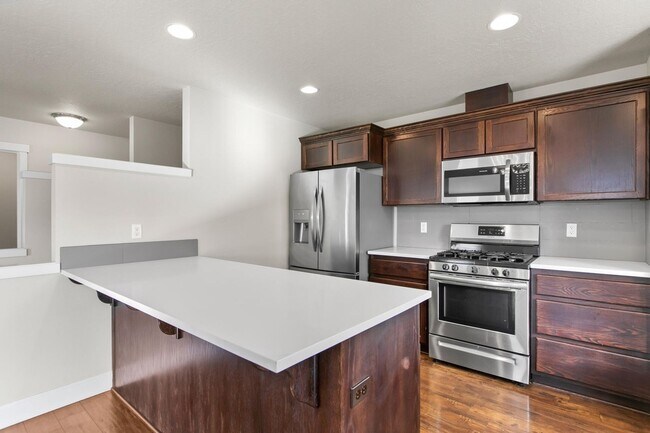 Building Photo - Bring the DOG!  Beautiful Like New NE 4 Bd...
