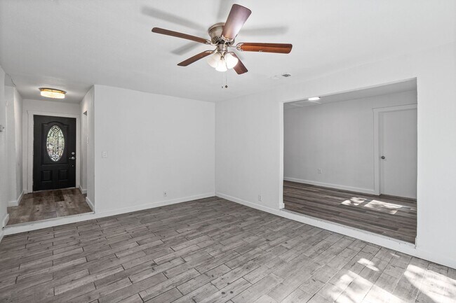 Building Photo - 2515 Yeager St