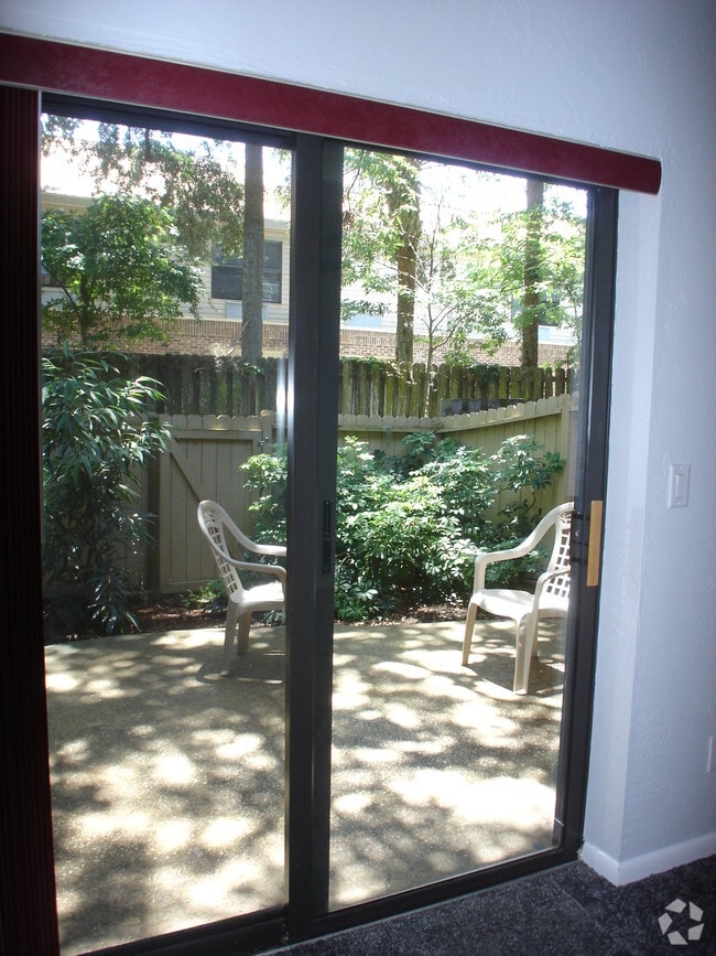 Building Photo - 9 Glen Arbor Park