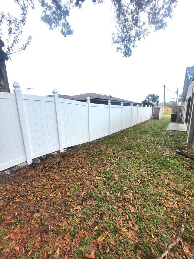 Building Photo - Spacious 3 bed 2 bath home in Kissimmee