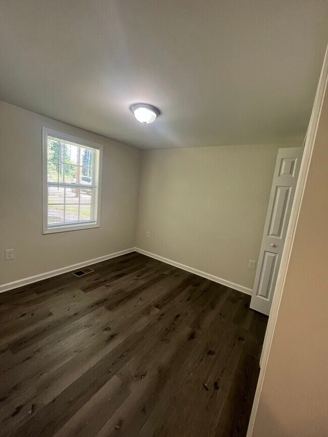 Building Photo - 1BR/1Bth Lake Allatoona Custom Tiny Home w...