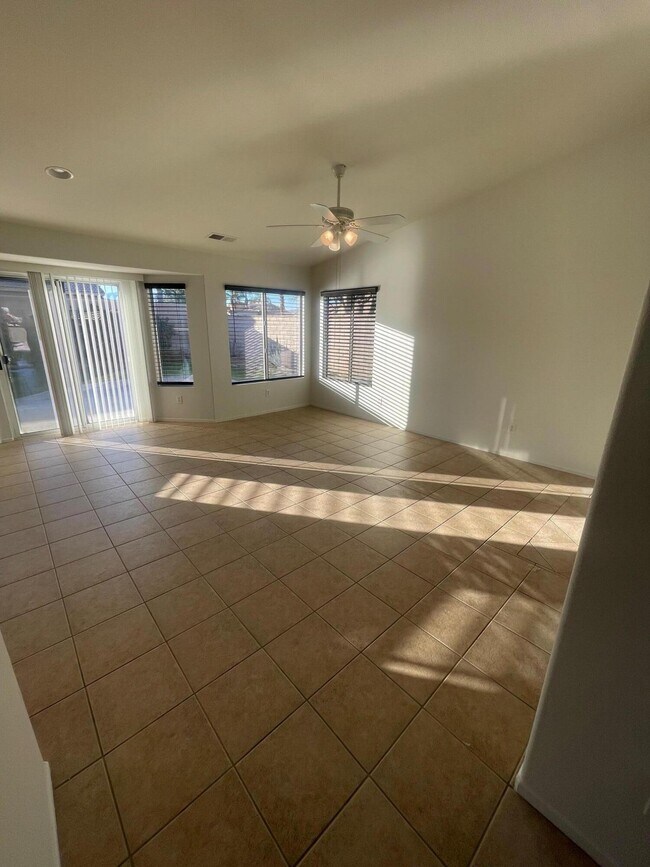 Building Photo - 47537 Calle Diamante