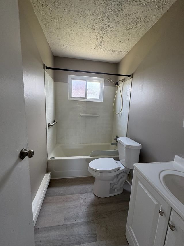 Building Photo - 4 Bryant Ln