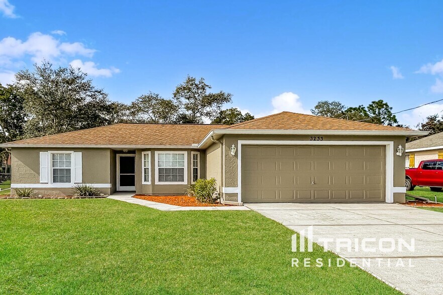 Primary Photo - 3233 Ambassador Ave