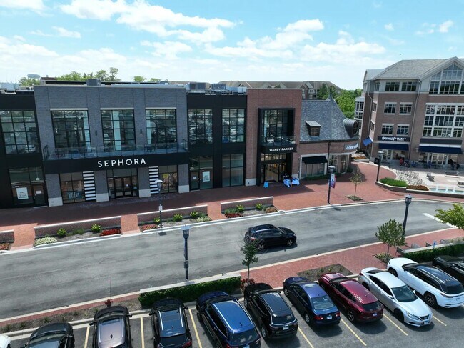 Building Photo - 728 Waukegan Rd