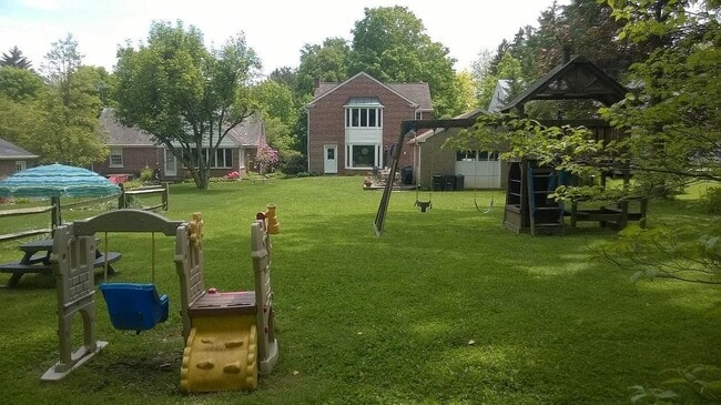 Building Photo - 149 Kready Ave