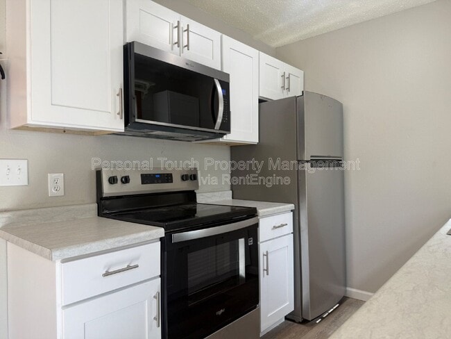 Building Photo - 214 5th St NW