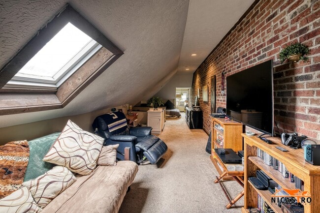 Building Photo - 245 Collins Ave