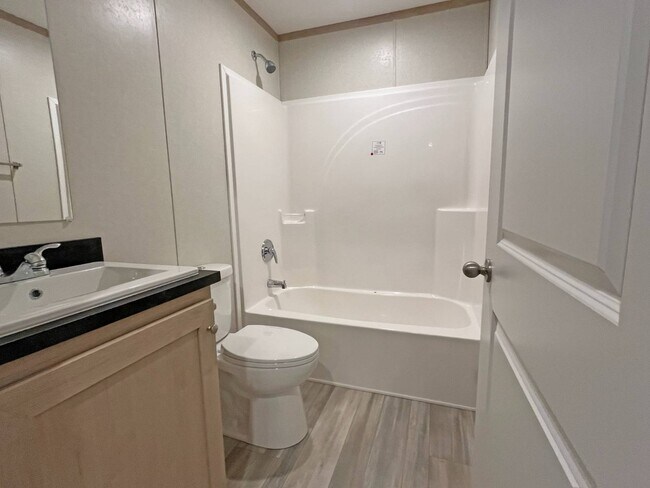 Building Photo - 2404 N 8th St