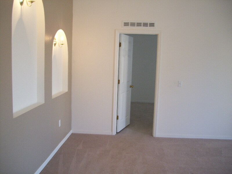 Building Photo - 1628 Myrtle Lake Ave