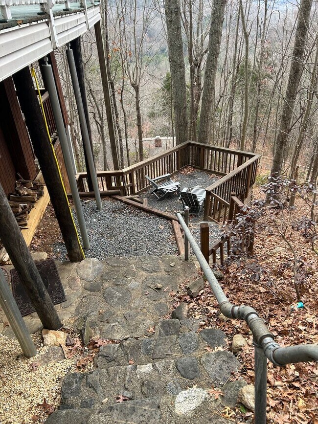 Building Photo - Montreat Rental-Lower Level Apartment! **Utilites included!