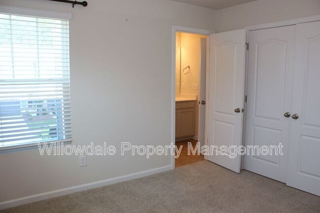 Building Photo - 1139 Chestnut Bluff Run
