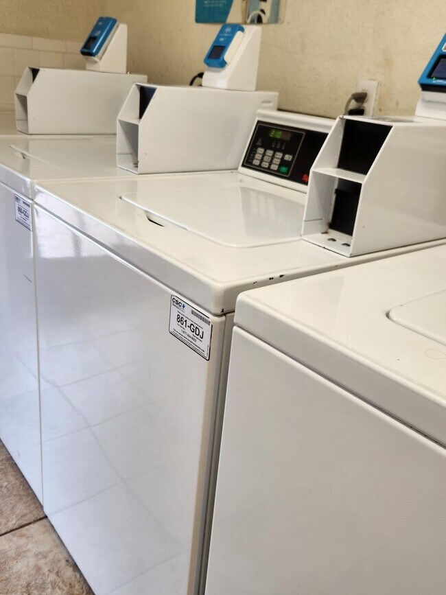 Building Photo - NOW LEASING 2 BEDROOM