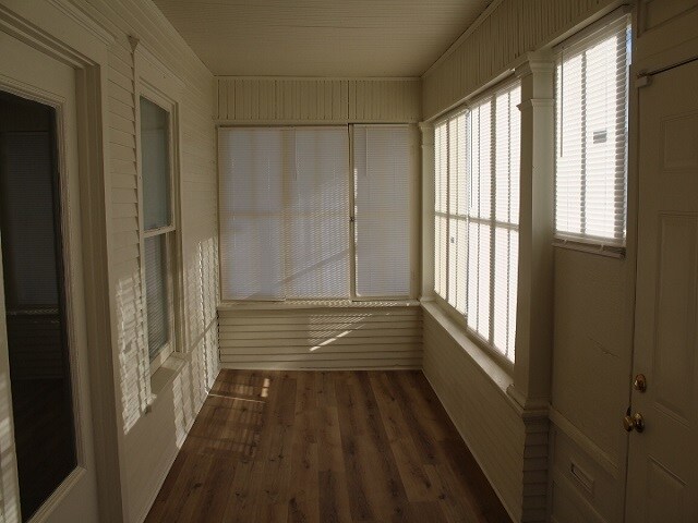 Building Photo - 978 Pavone St