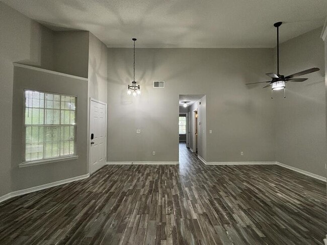 Building Photo - 9600 River Walk Ct