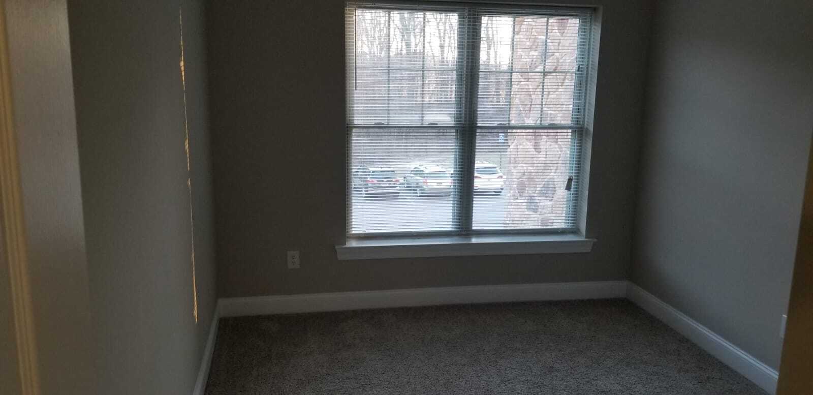 Building Photo - 2000 Fountainview Cir