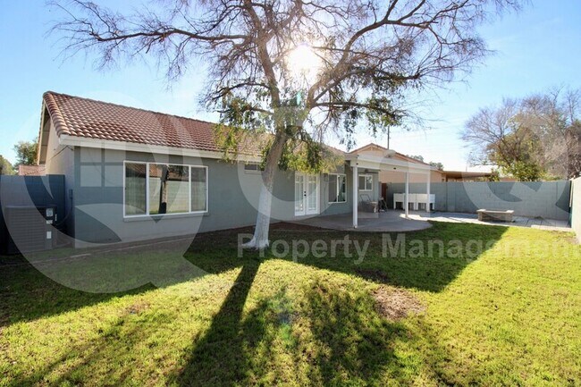 Building Photo - 808 N Sailors Way