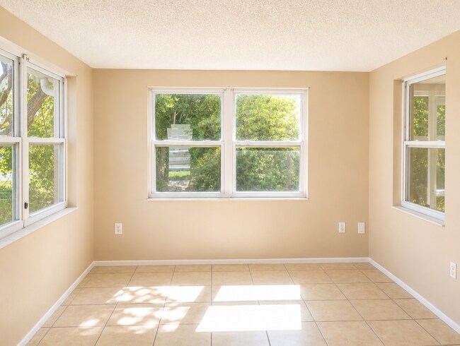 Building Photo - 11714 Paige Dr