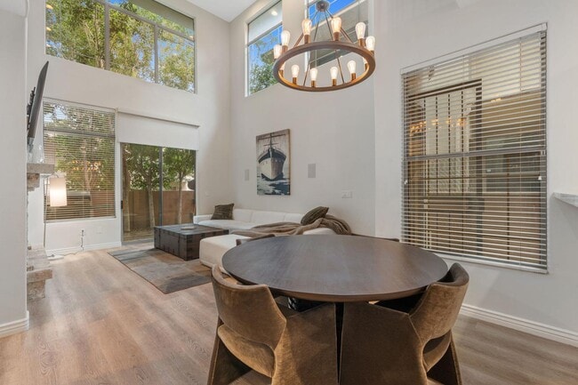 Building Photo - 14450 N Thompson Peak Pkwy