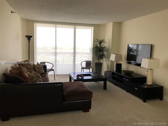 Building Photo - 3530 Mystic Pointe Dr