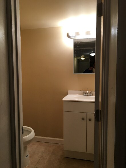 Building Photo - 4619 Kraydor St