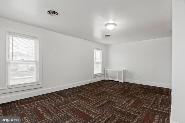 Building Photo - 27 E Bel Air Ave