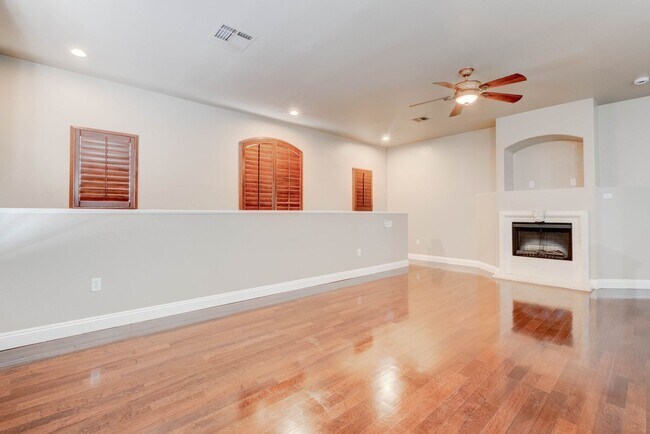 Building Photo - 10001 Crimson Palisades Pl