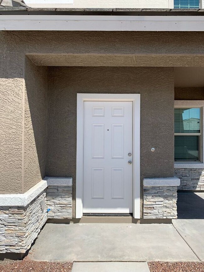 Building Photo - Home in Litchfield Park at Canyon Views! 5bd 3ba! Mountain Views!