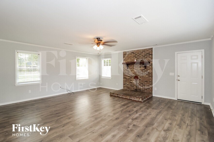 Building Photo - 76 Hunters Cir