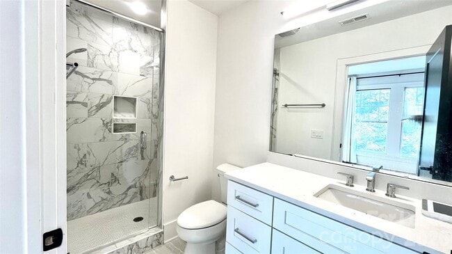 Building Photo - 610 West Blvd