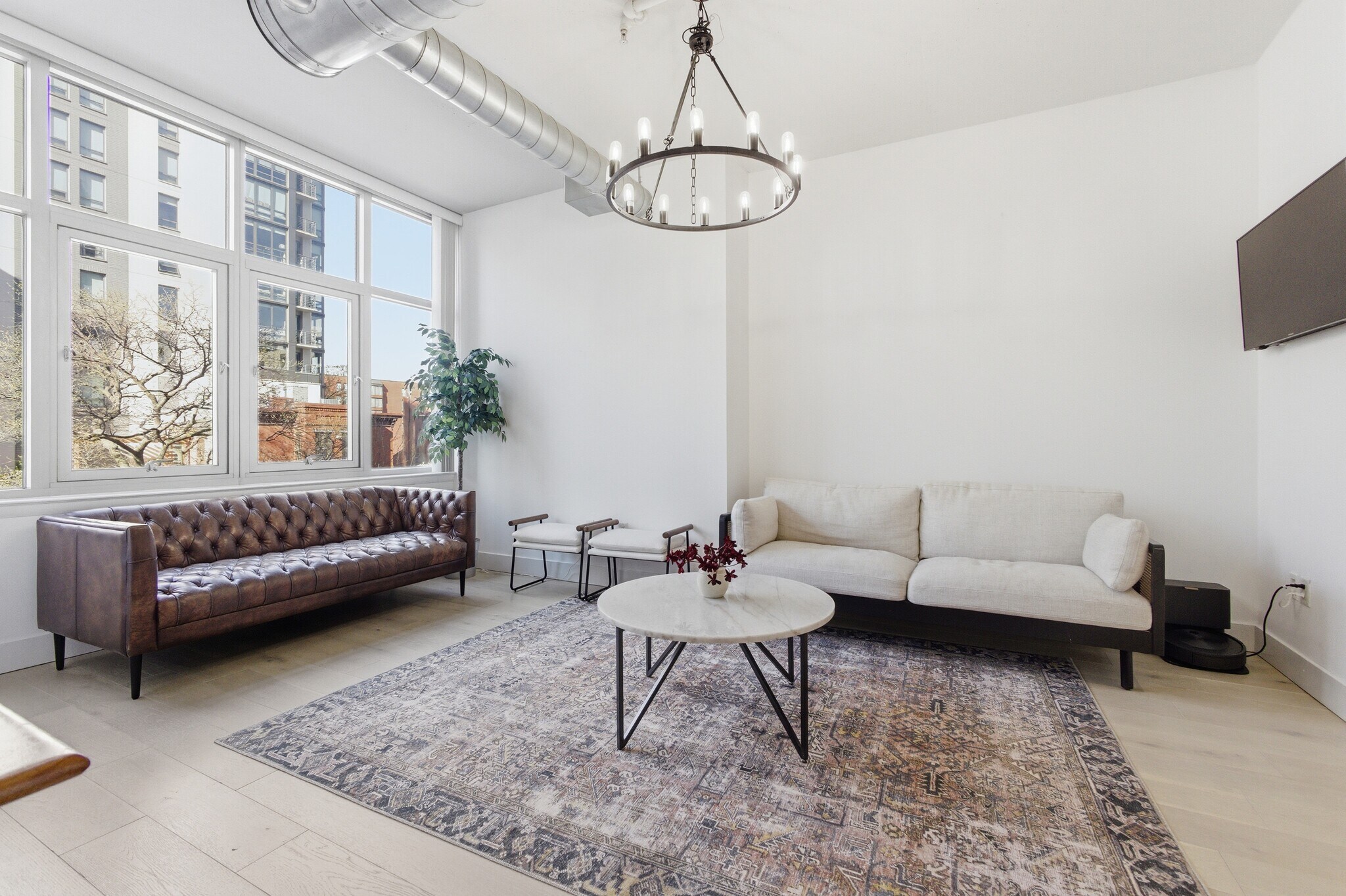 Building Photo - 811 4th St NW